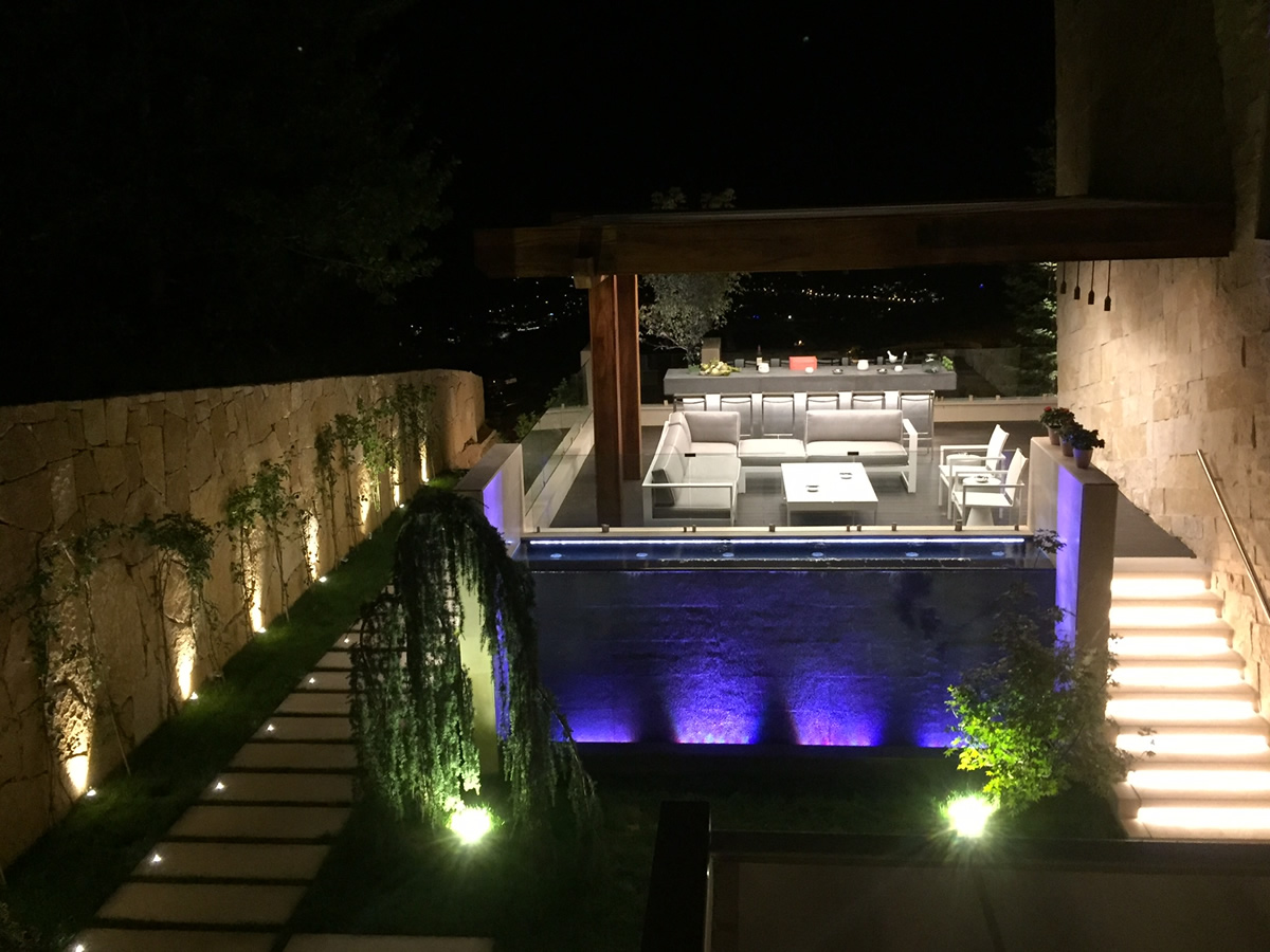 Private Villa Garden In Faqra Club